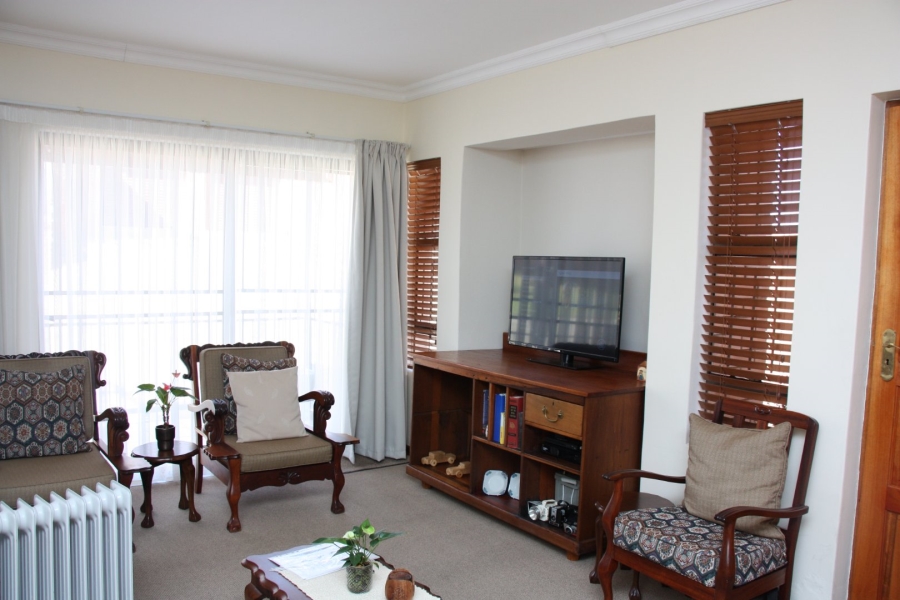 2 Bedroom Property for Sale in Langenhovenpark Free State